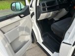 VOLKSWAGEN TRANSPORTER T6 TDI 150 6 SPEED STARTLINE SWB WINDOW VAN WITH TAILGATE IN CANDY WHITE - EURO SIX - 3330 - 11